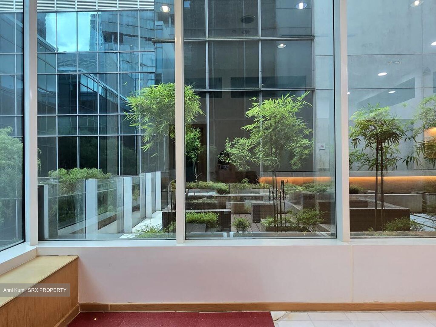 SQUARE 2 (D11), Retail #497413371